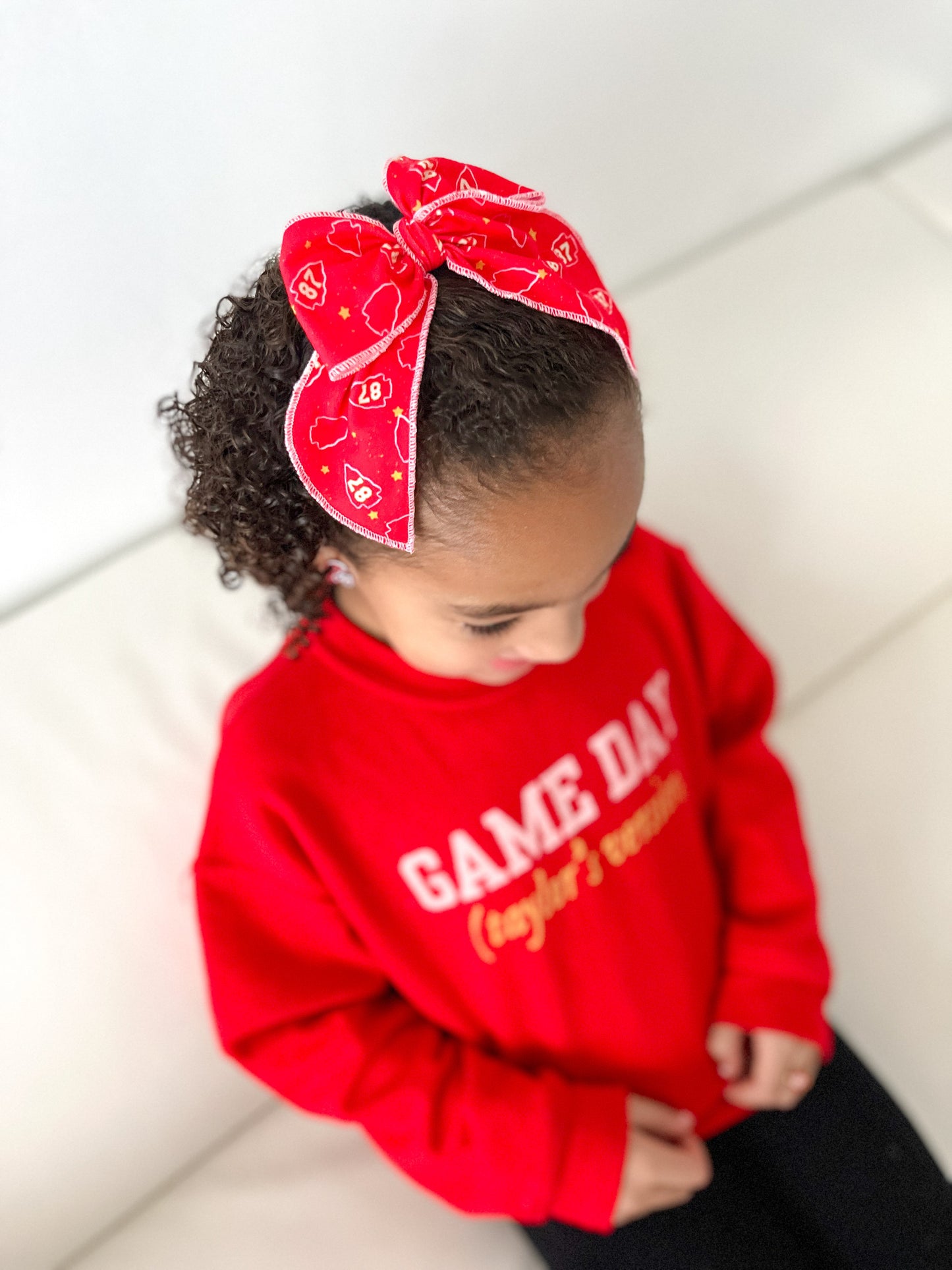 Red 87 Arrowhead Oversized Bow