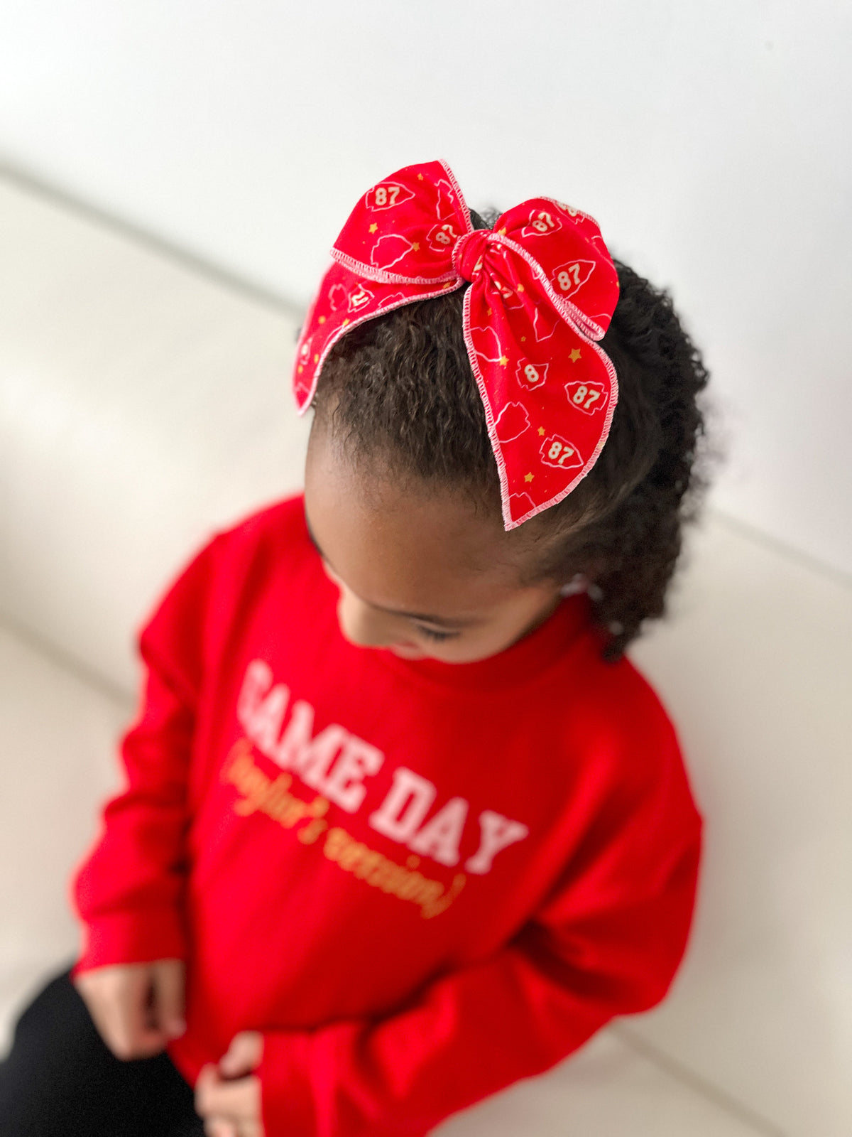 Red 87 Arrowhead Oversized Bow