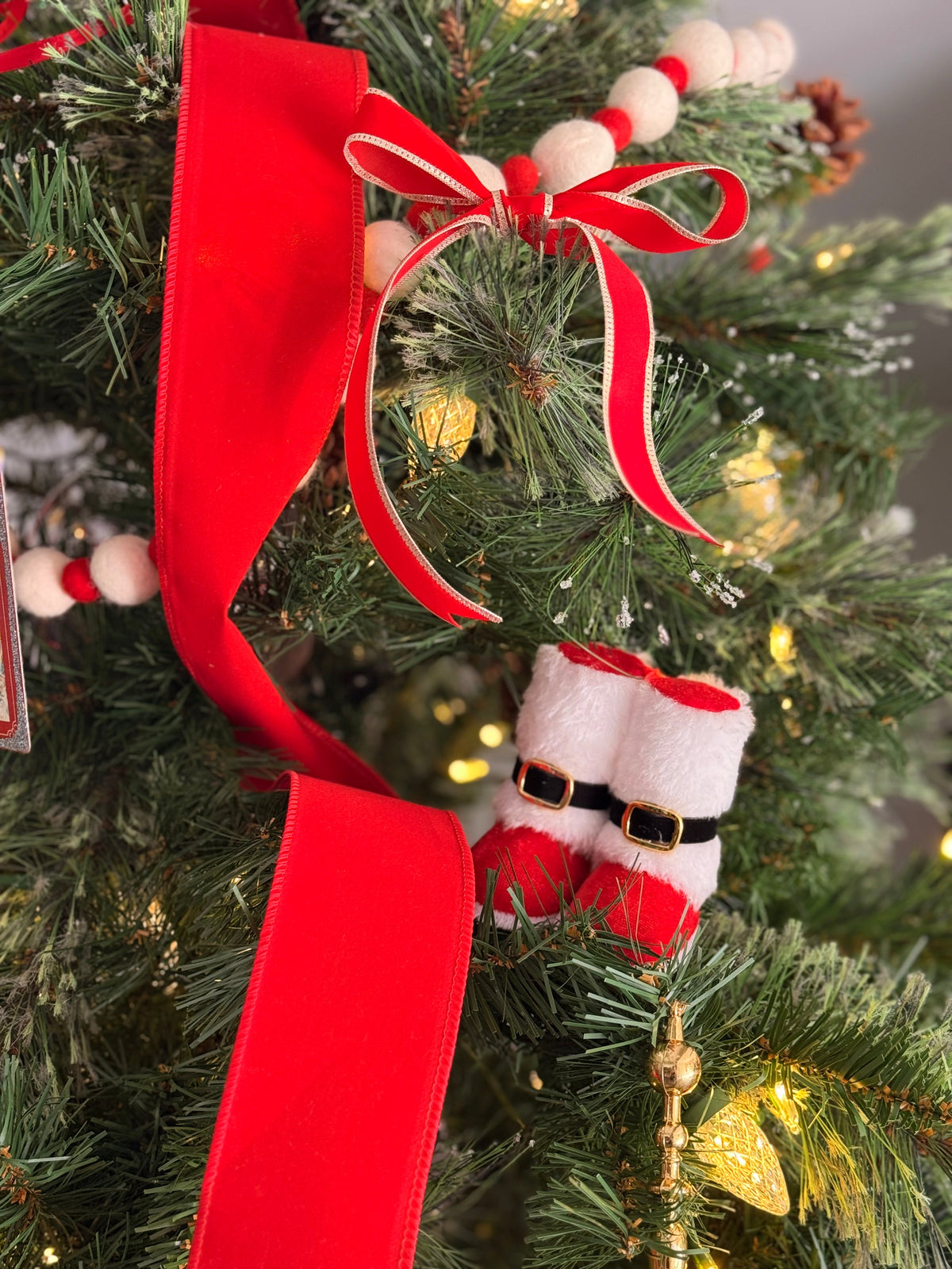 Tell Me a Christmas Story Holiday Tree Decorating Kit