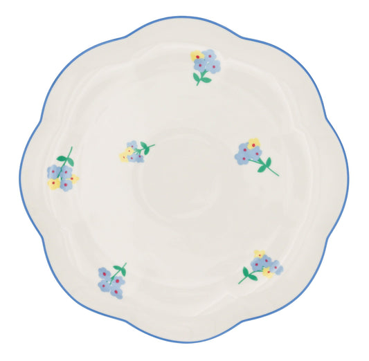 Meadow Flora Scalloped Ceramic Dinner Plates – Case of 12 (+3 Bonus Plates)
